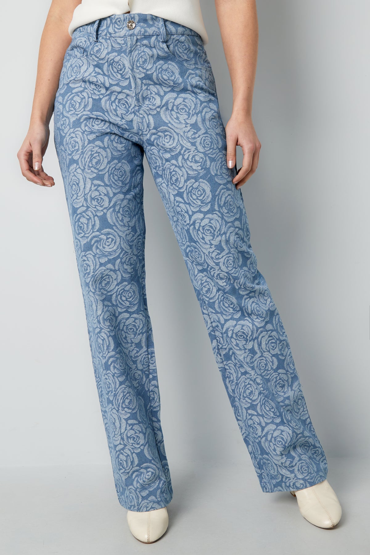 Felicia Hose – Print in Hellblau – getragen (5)
