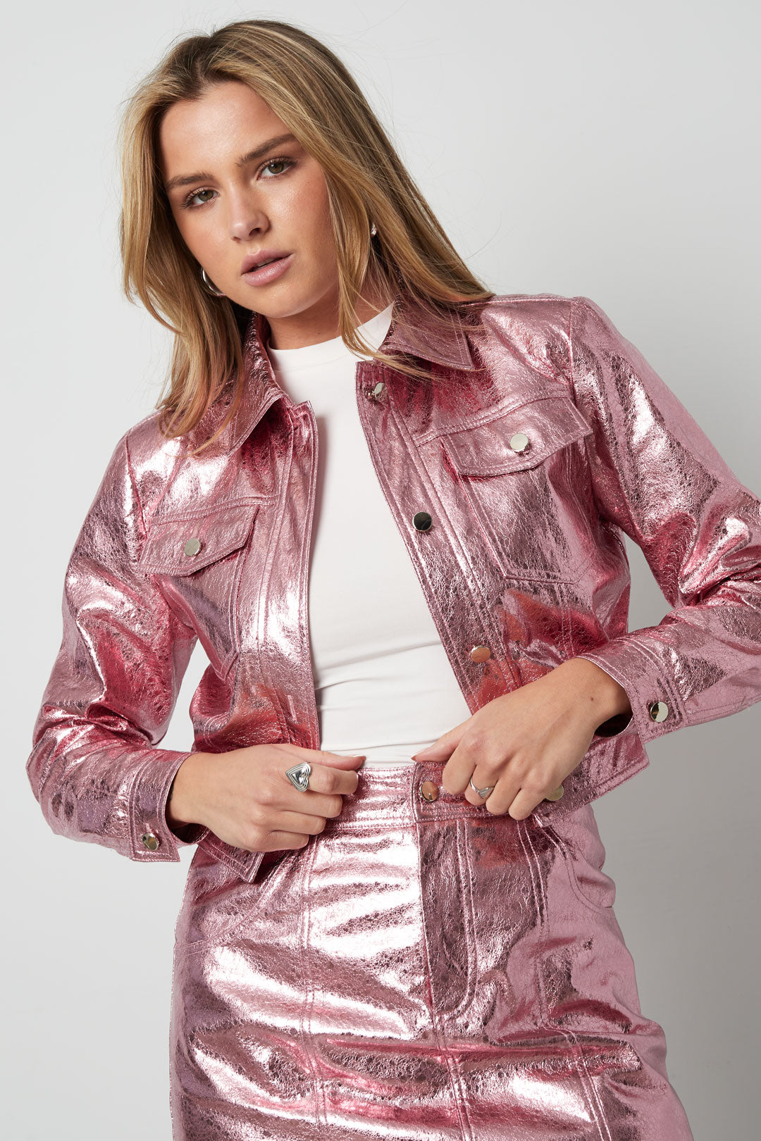 Celine Metallic-Jacke in Rosa – getragen