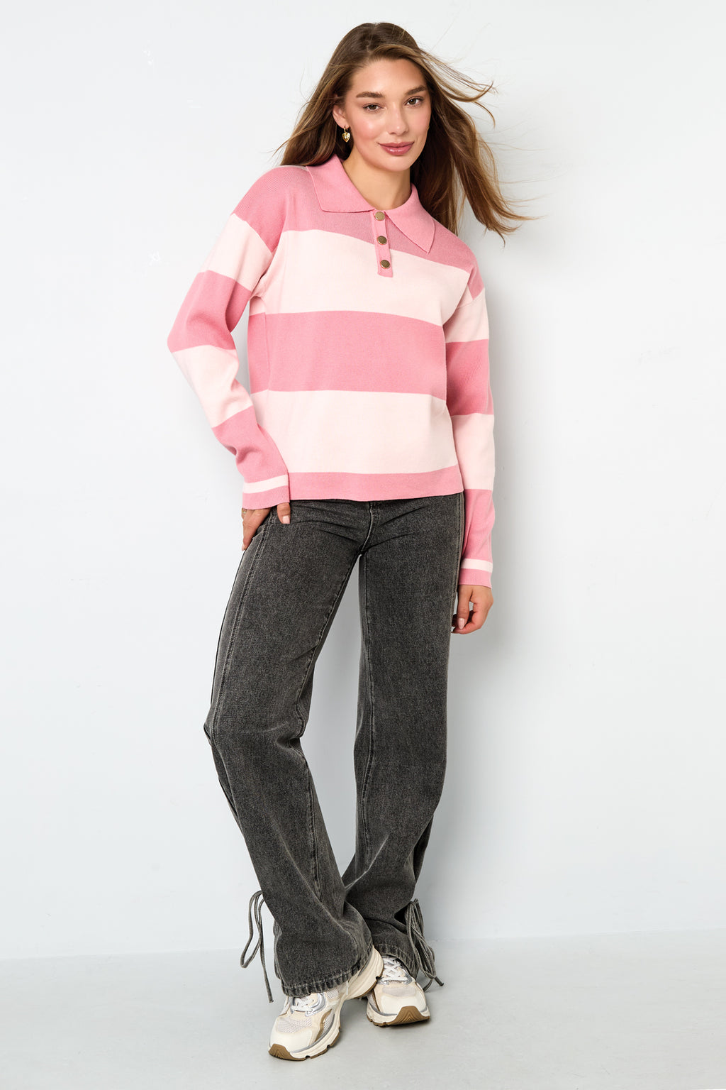 Karla Polo-Pullover – Streifen in Rosa – getragen (5)