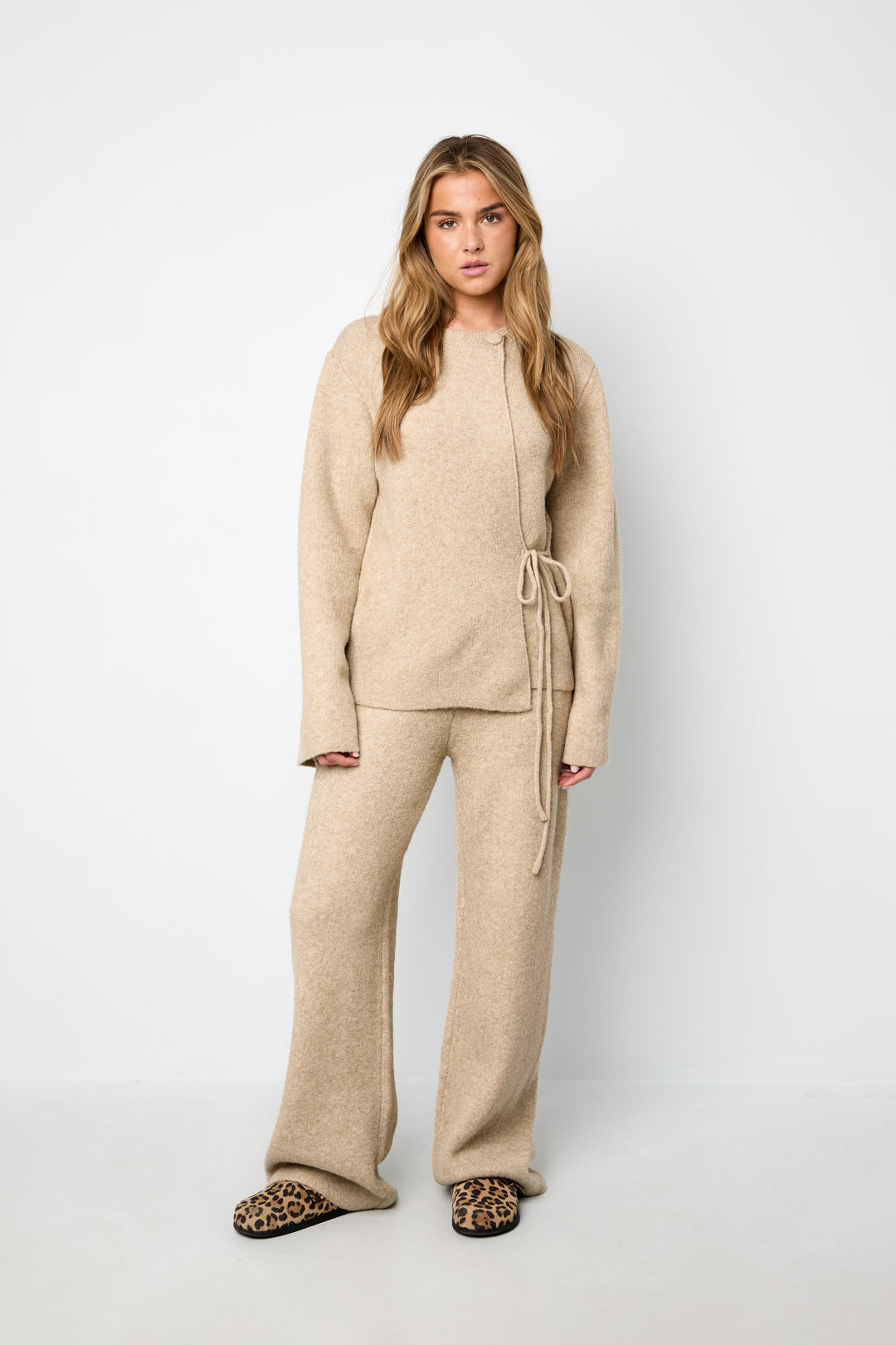 Lina Strickhose in Khaki – getragen (2)