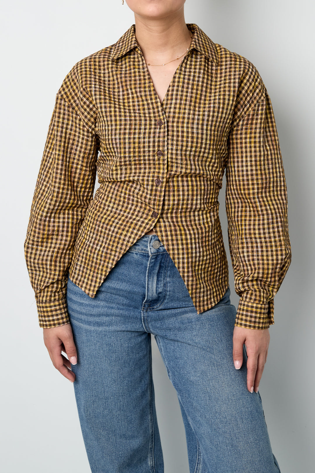 Yara Bluse – Bindedetail in Ingwer – getragen (2)