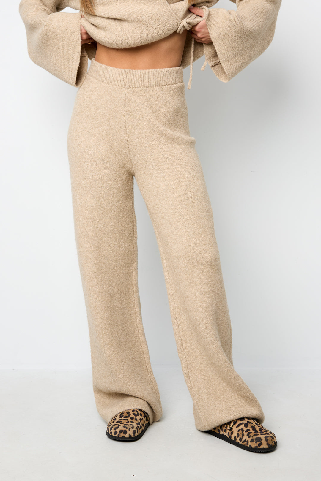 Lina Strickhose in Khaki – getragen (3)