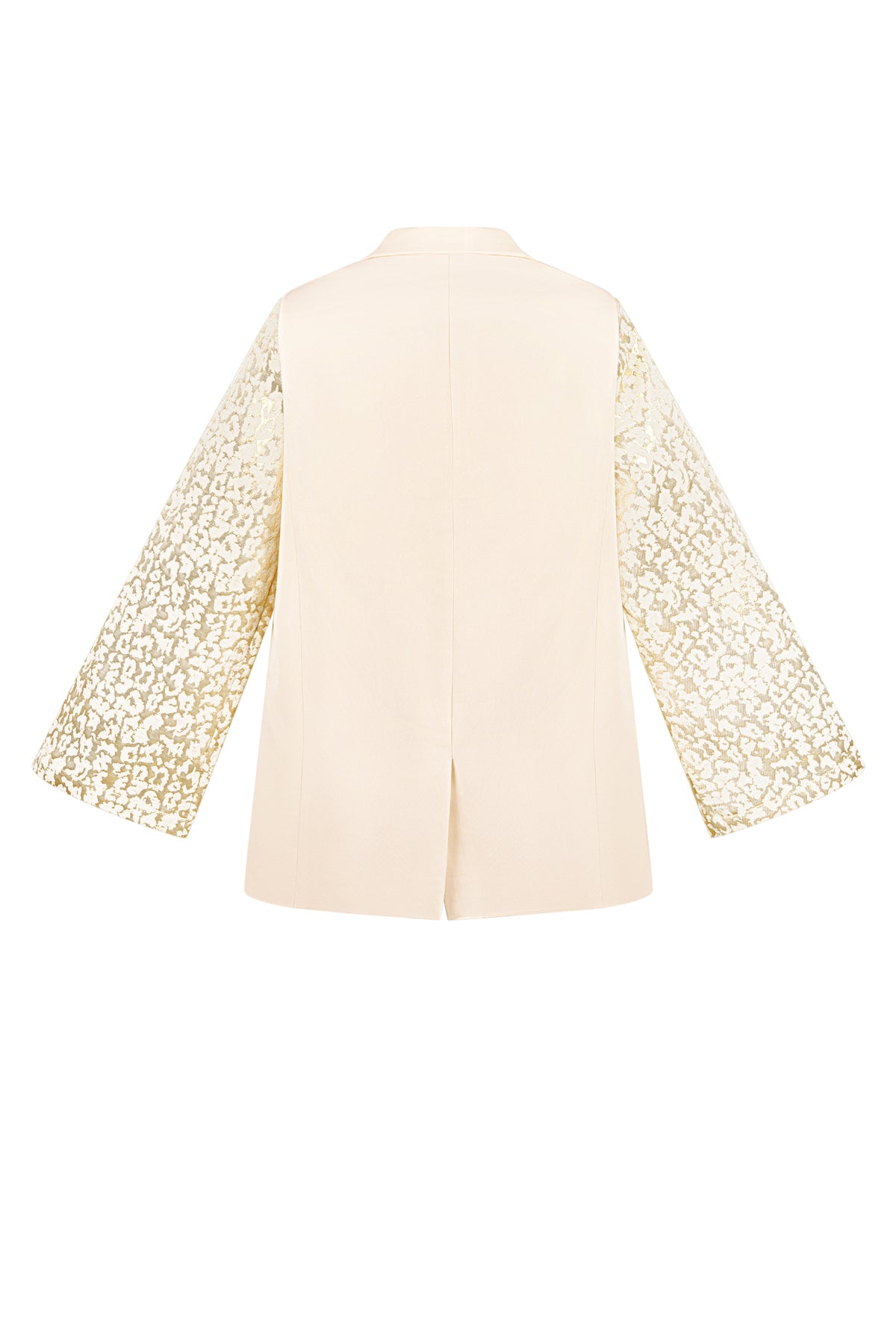 Josie Blazer – Glanzärmel in Creme – getragen (5)