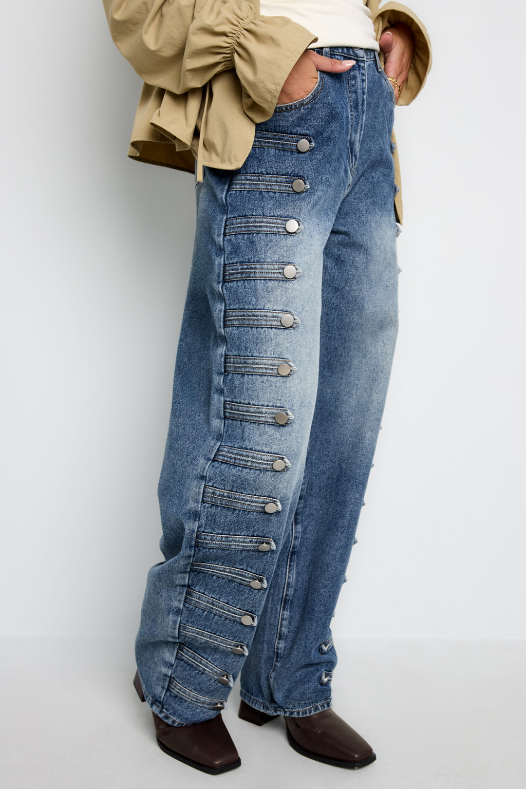 Liv Barrel-Jeans – Knopfleiste – getragen (3)