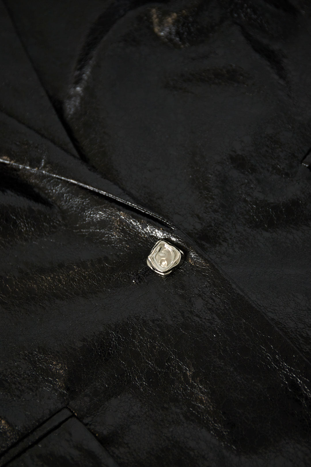 Delia Lackblazer in Schwarz – getragen (5)