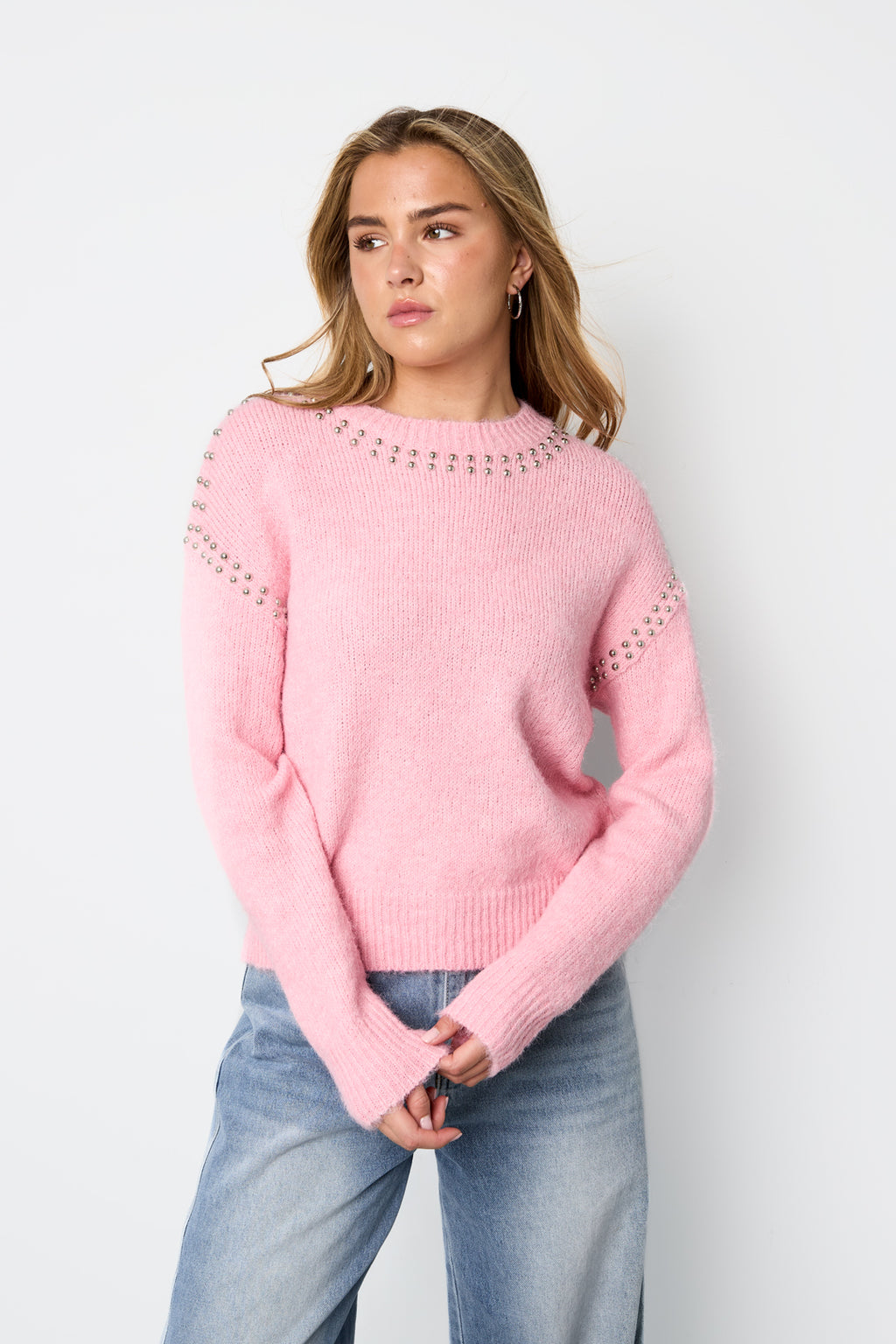Greta Nietenpullover in Rosa – getragen (5)