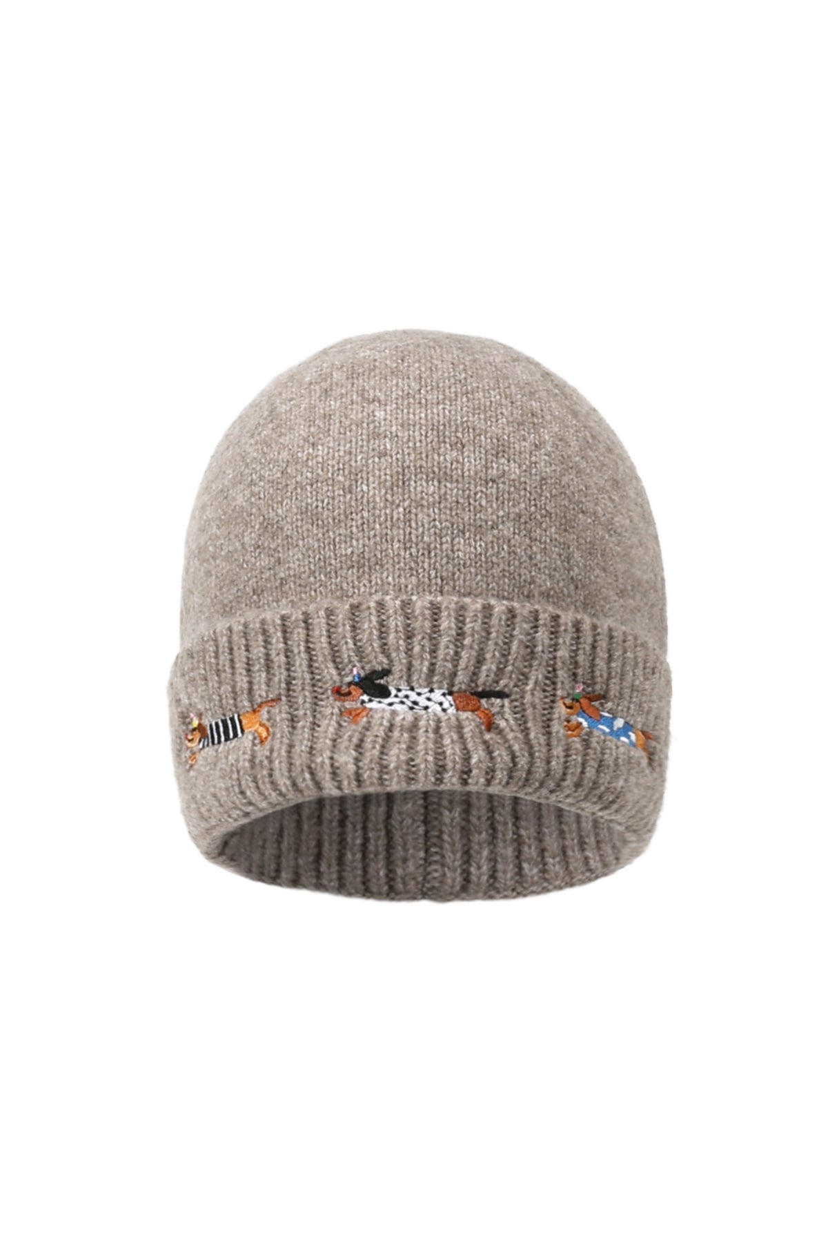 Imke Beanie – Stickerei in Kamel – Produktansicht (2)