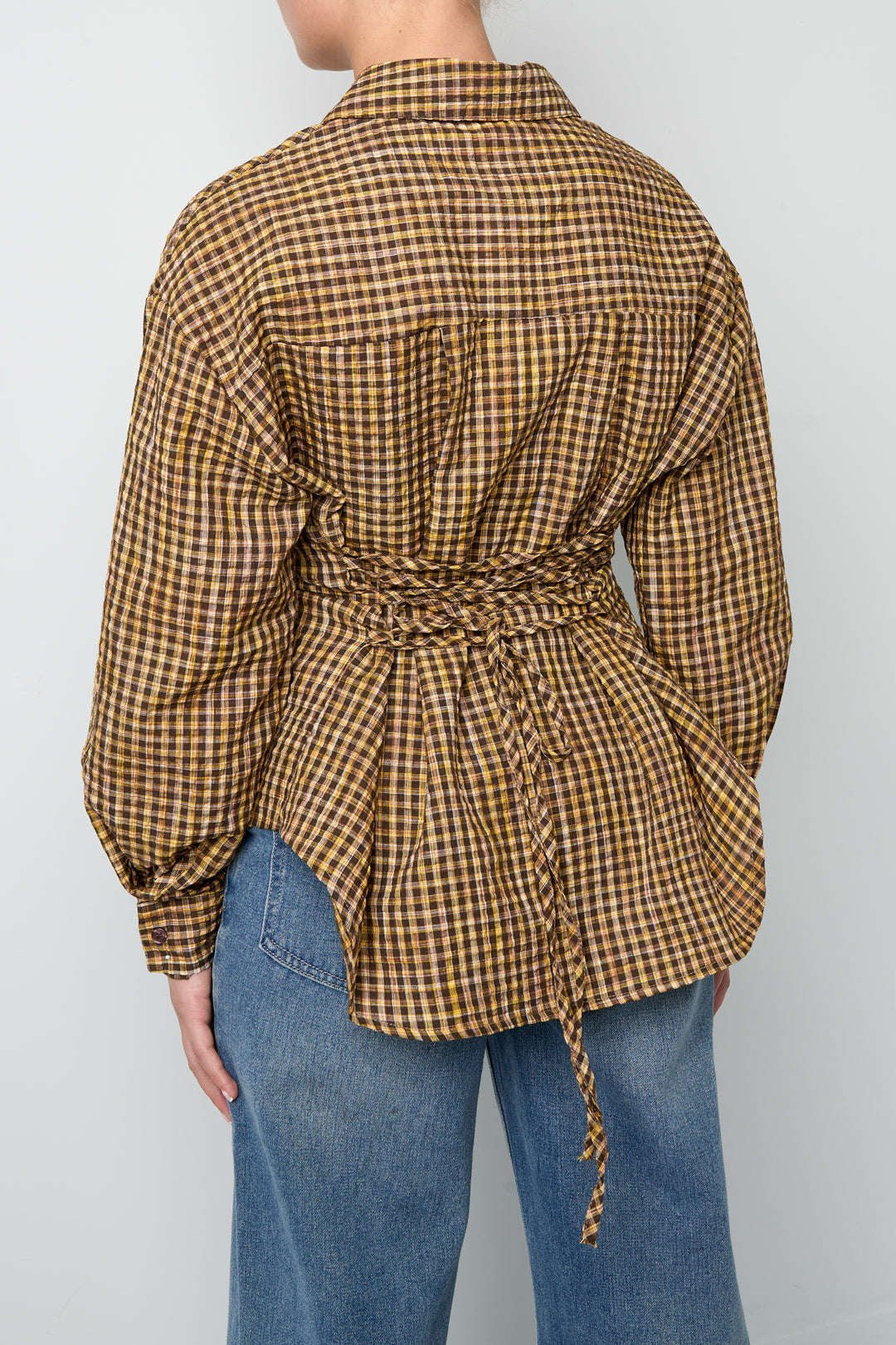 Yara Bluse – Bindedetail in Ingwer – getragen (5)