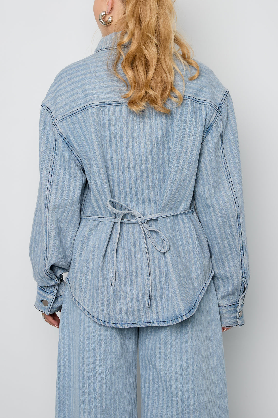 Selma Jeansbluse – Streifen – getragen (3)