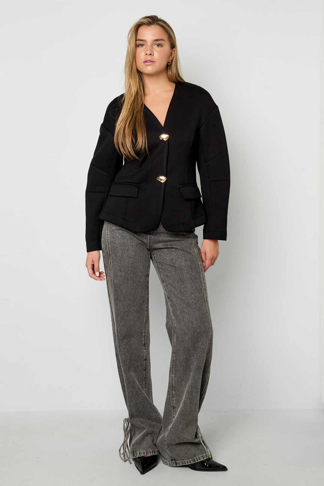Paulina Blazer – Tailliert in Schwarz – getragen (3)